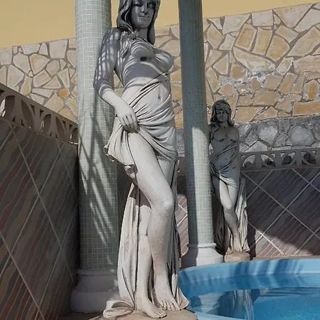 Lucia Roque Del Vila